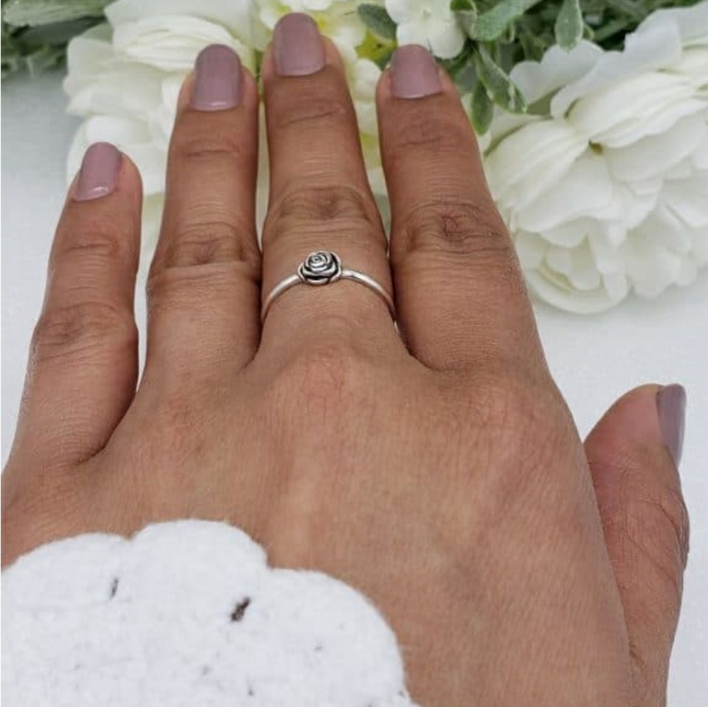 🥰 DAINTY ROSE STERLING SILVER RING - Picture 2 of 4